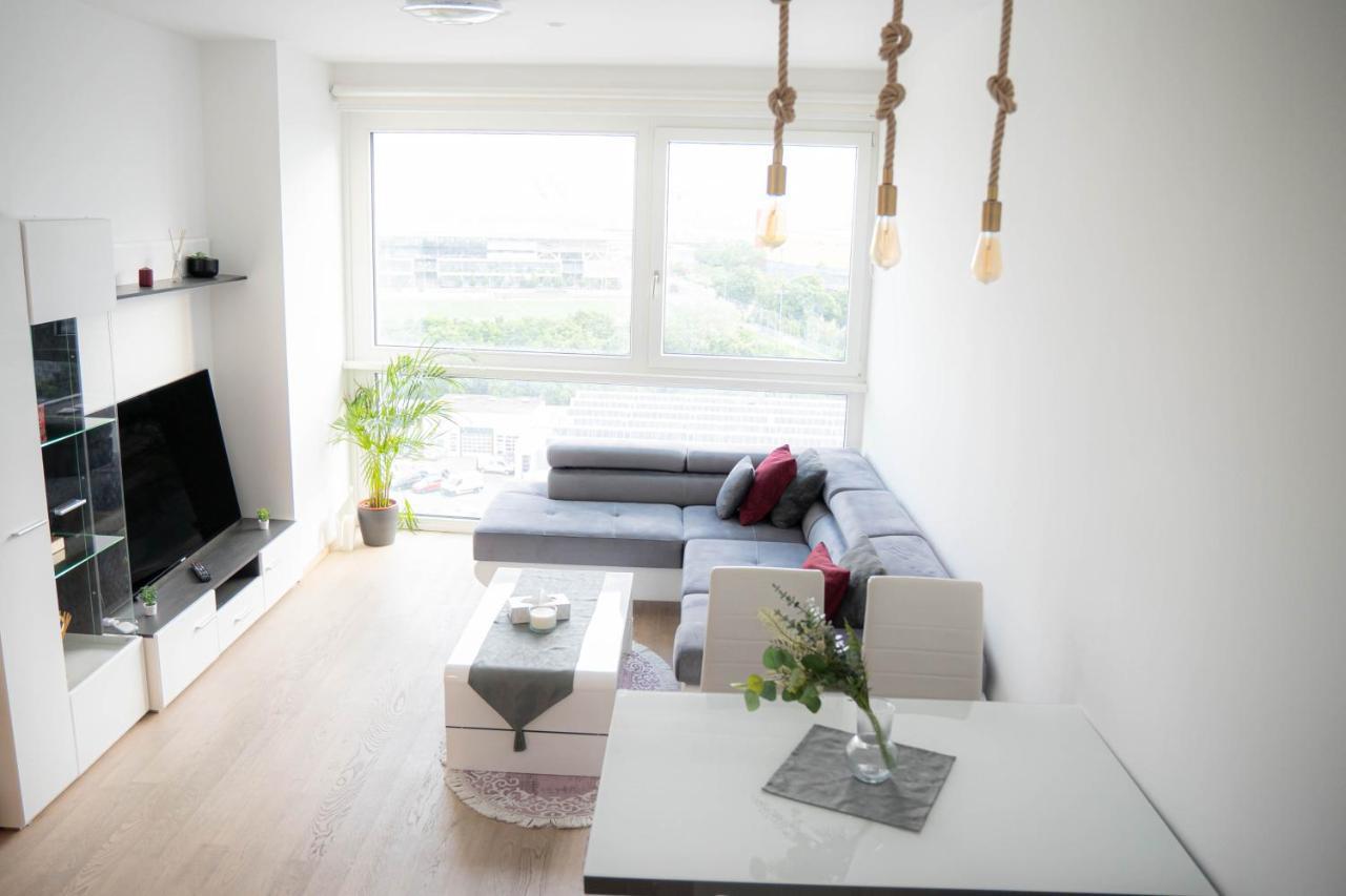 Restify10 - Skyline View - Fitness - Garge - Modern Apartment Viena Exterior foto