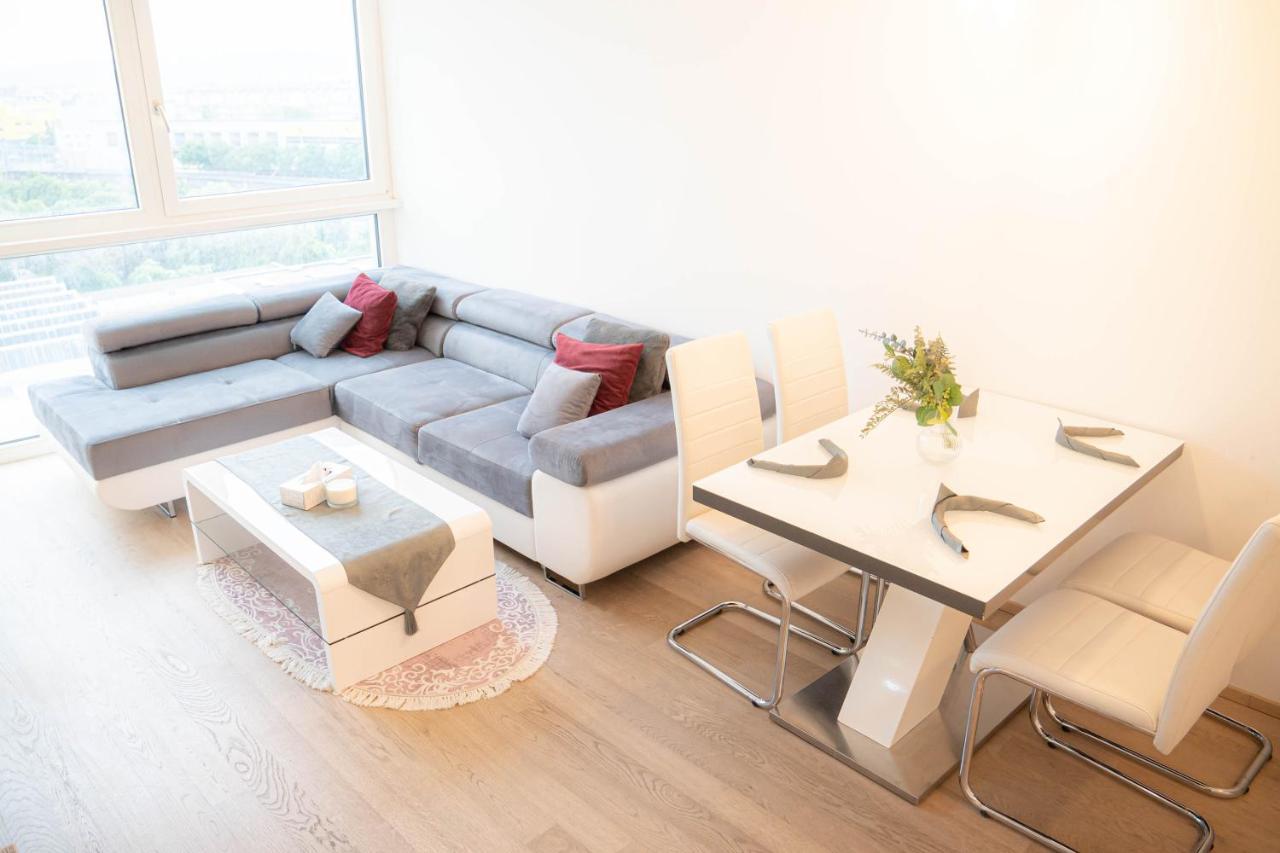 Restify10 - Skyline View - Fitness - Garge - Modern Apartment Viena Exterior foto